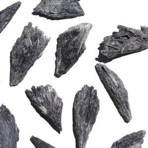 Cianite Negra em Bruto Média