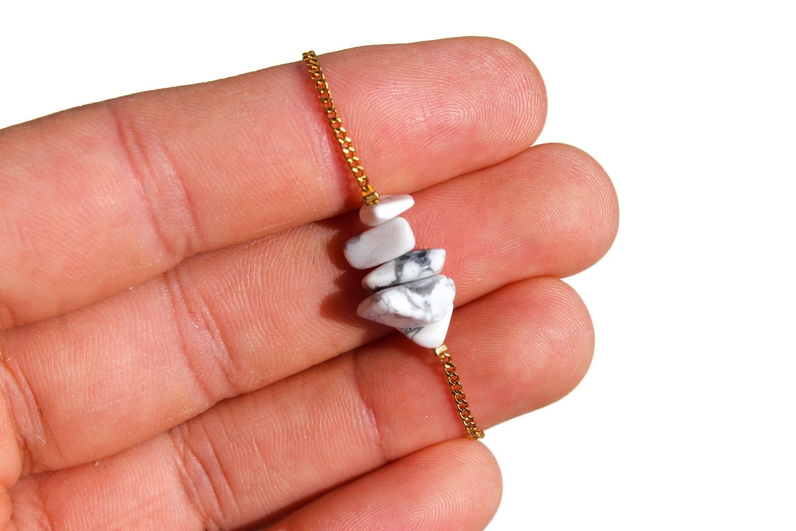 pulseira-howlite-aco-dourado (2) pulseira howlite aco dourado 2